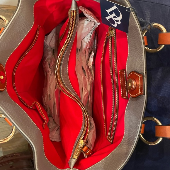 Dooney & Bourke purse - Picture 2 of 2